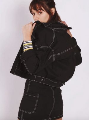 Campera de jean negra costura blanca inquieta